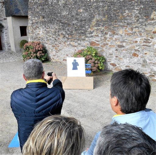 Cluedo Geant team Building Nantes - enquete policiere et escape game entrepris dans le Bretagne (44)