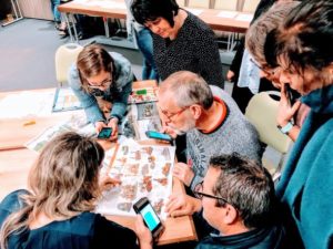 Cluedo Geant team Building Paris - enquete policiere et escape game entreprise sur Paris (75), Seine-et-Marne, Essonne (91), Val d'Oise (95)