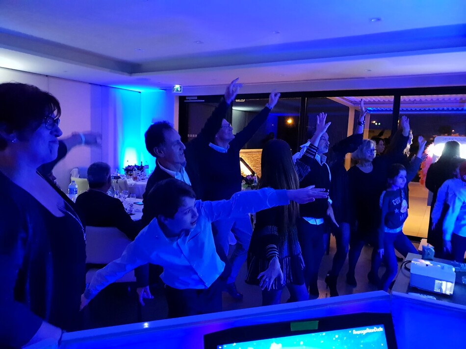 Just dance pour une soirée anniversare, entreprise, mariage en Essonne, Val-de-Marne, Paris, Yvelines, Hauts-de-Seine, Seine-Saint Denis,