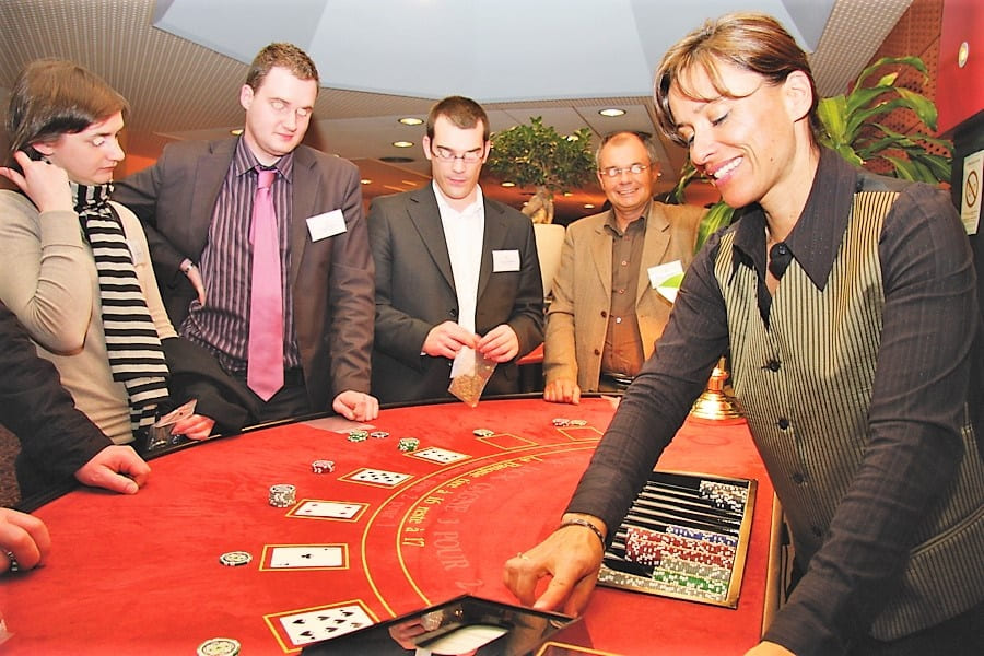 soirée casino entreprise : Blackjack à Fontainebleau (77) et Seine-et-Marne
